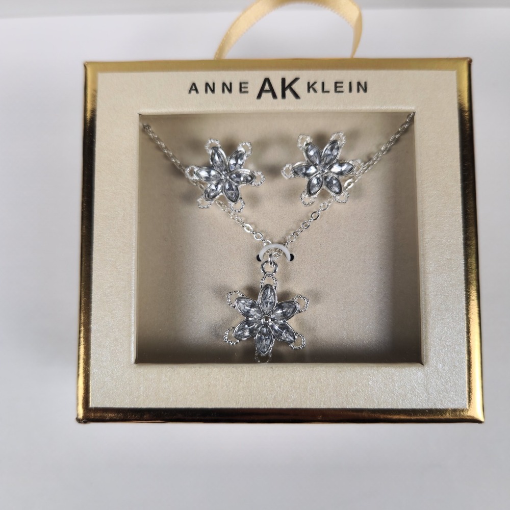 Anne Klein Snowflake Earrings & Neckalce Silver New in Box